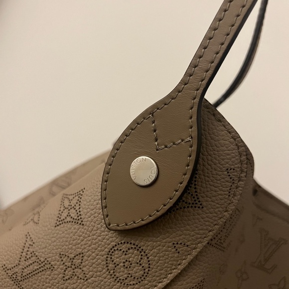 Louis Vuitton Hina Mahina Handbag - Picture 4 of 4
